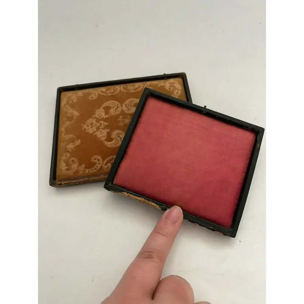Vtg Antique Victorian Padded Daguerreotype Cabinet Photo Picture Cases Lids Tops